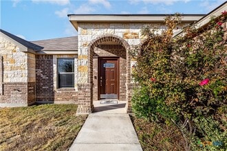 Building Photo - 605 Cody James Dr