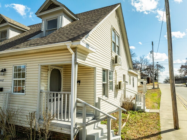 Building Photo - 2000 S U St