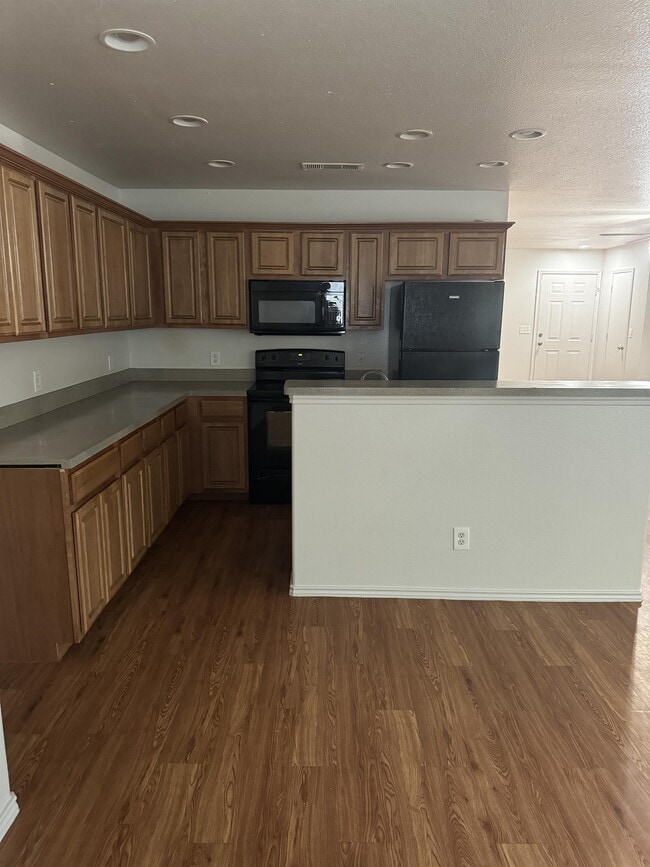 Photo - 8220 Downe Dr House