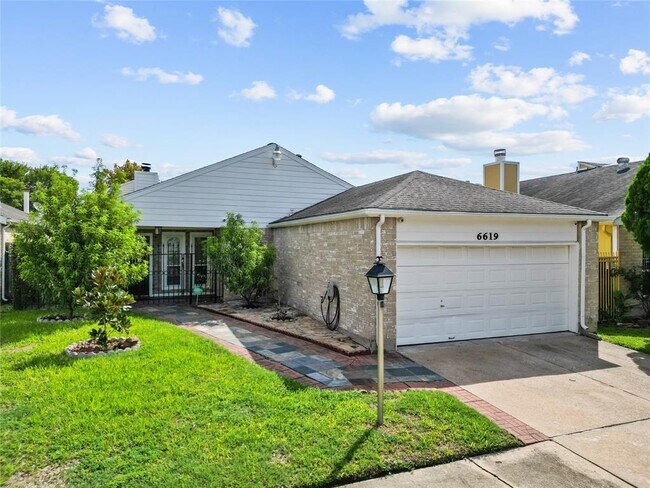 Foto del edificio - 6619 Grandvale Dr