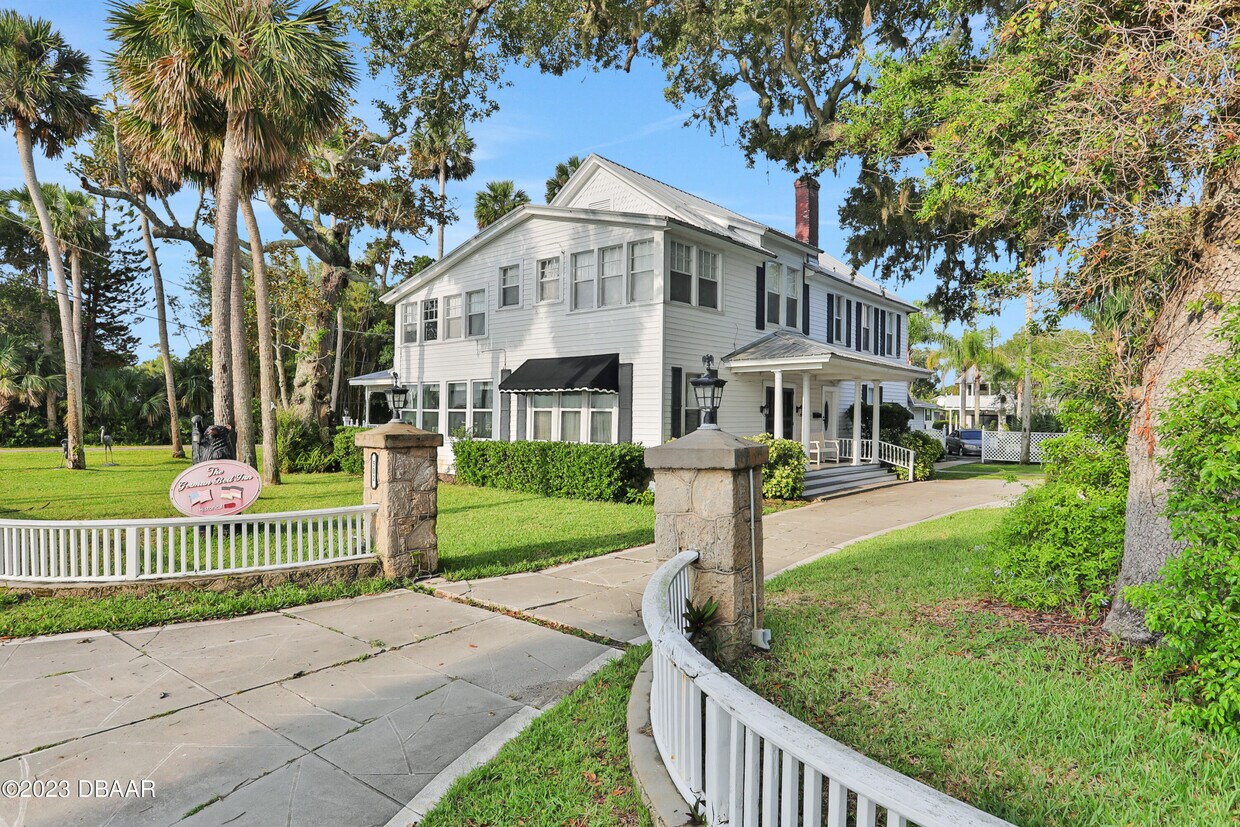 Primary Photo - 502 S Beach St