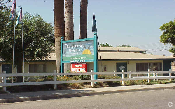 Building Photo - La Sierra Heights Apartments