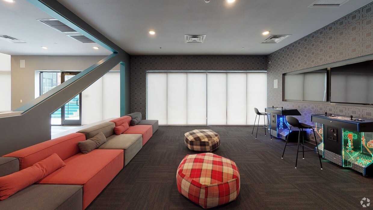Photo - Student | HERE Kansas Apartments