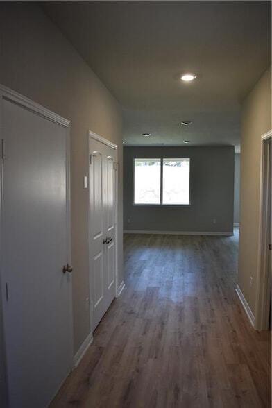 Building Photo - 145 Arrowhead Vine St