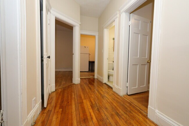 Foto del edificio - 78 Glenville Ave