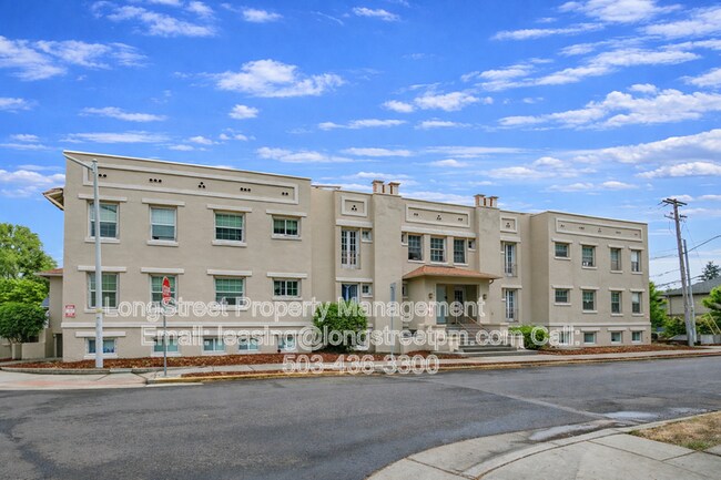 Foto del edificio - 205 NW Kings Blvd