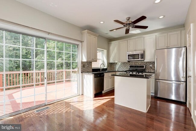 Building Photo - 7238 Stover Ct