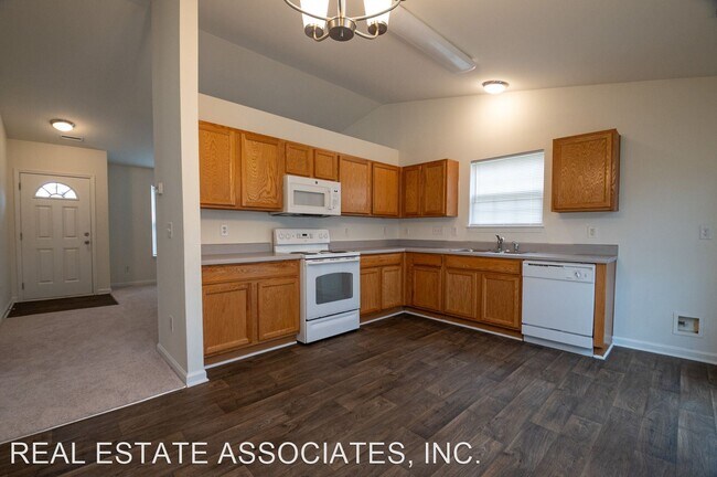 Building Photo - 3 br, 2.5 bath House - 111 Big Leaf Way