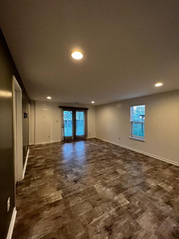 Building Photo - 10790 Hinton Wy