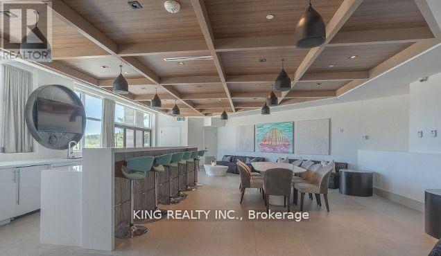 Building Photo - 600 N Service Rd