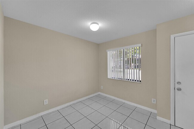 Foto del edificio - 9088 NW 40th St