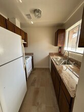 Building Photo - 954 Greenfield Ave