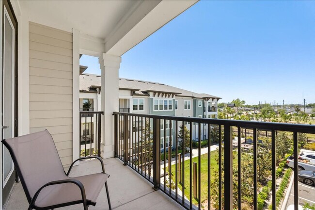 Building Photo - 1223 E Plant St