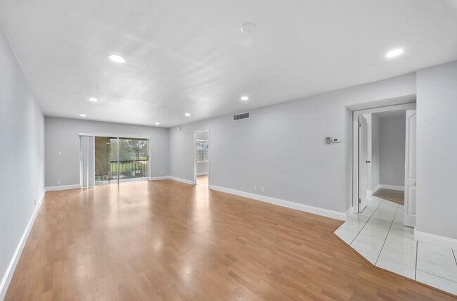 Building Photo - 6100 S Falls Cir Dr