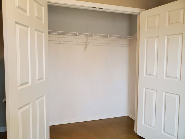 Foto del edificio - 3 bed 1 bath apartment in Jackson, MO