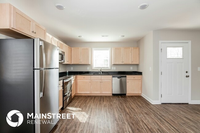 Building Photo - 388 Wood Ave