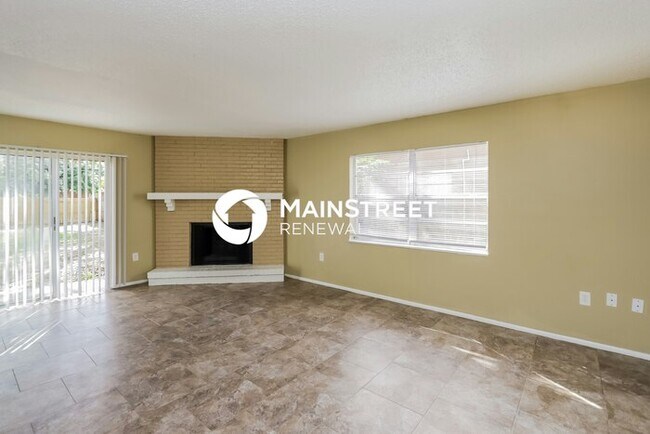 Foto del edificio - 3 Bedroom Pet-Friendly Home in Lakeland, FL with Main Street Renewal