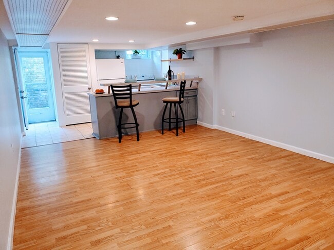 Living room - 6018 43rd Ave