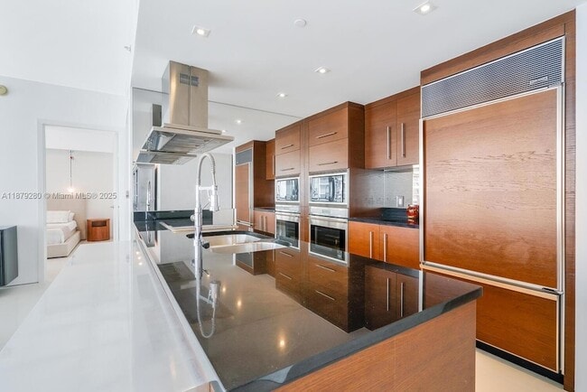 Photo - 495 Brickell Ave Apartment