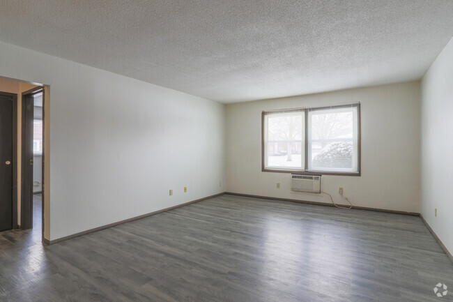 2 BR, 1 BA - Living Room - Hillview