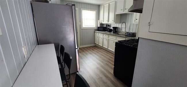 Foto del edificio - 3339 Simmons St