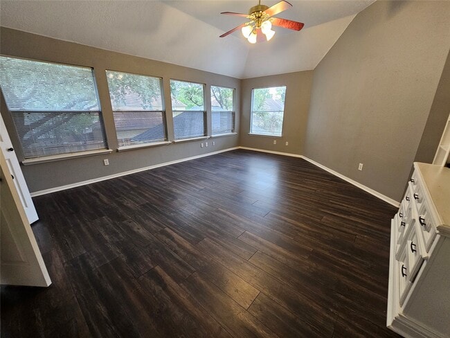 Building Photo - 15015 Dawnbrook Dr