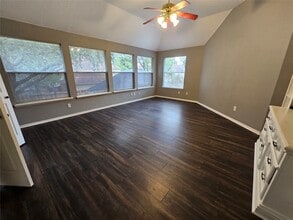 Building Photo - 15015 Dawnbrook Dr