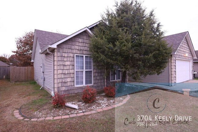 Foto del edificio - 3704 Keely Dr