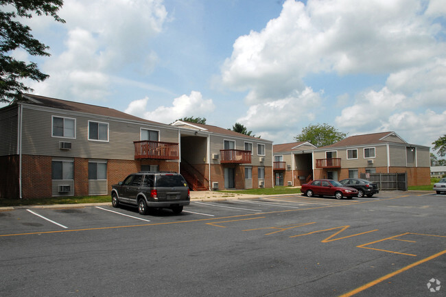 Building Photo - Dunbarton Estates Apartments