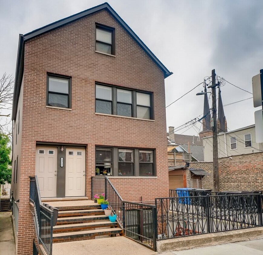 2312 S Seeley Ave Unit 1, Chicago, IL 60608 Apartment for Rent in Chicago, IL