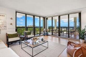 Building Photo - 2575 S Bayshore Dr