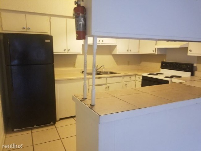 Building Photo - 815 Martin Luther King Jr Dr