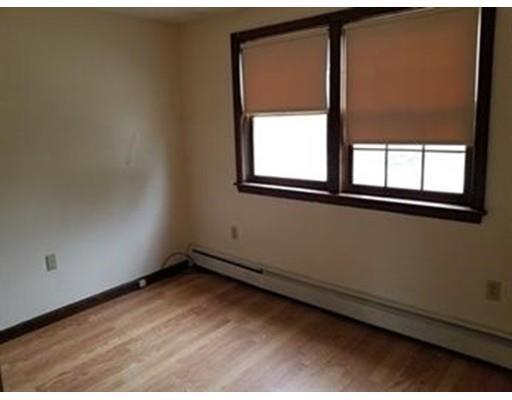 Foto del edificio - 49 Lowell Rd