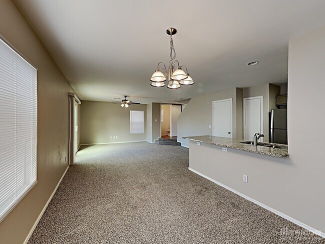 Foto del edificio - 12929 W Laurel Ln