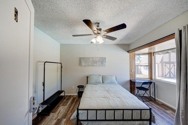 Photo - 5124 W Harmont Dr House