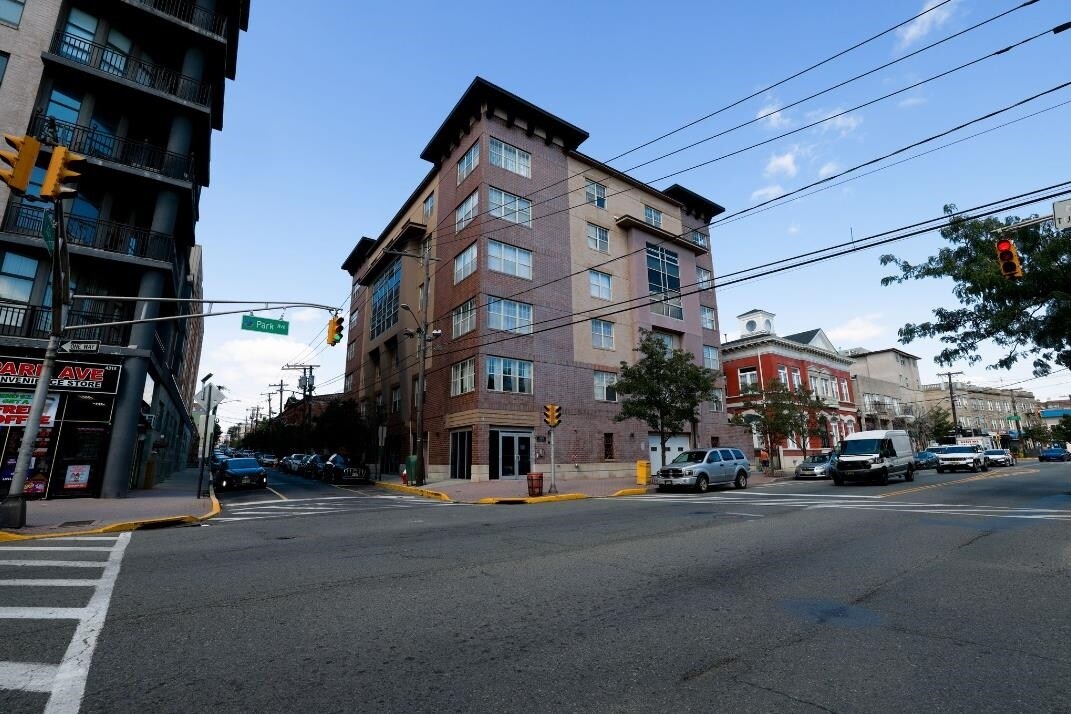 4401 Park Ave Unit 3A, Union City, NJ 07087 Condo for Rent in Union City, NJ