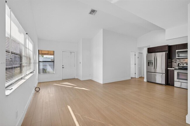 Foto del edificio - 339 SW 15th St