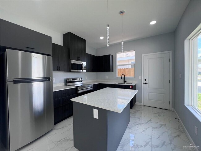 Foto del edificio - 823 N Woodson Ave