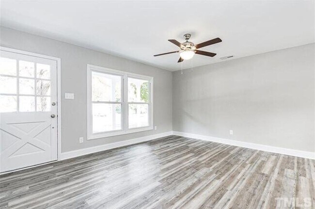Building Photo - 3113 Idlewood Village Dr