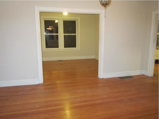 Foto del edificio - 3847-3857 N Linder Ave