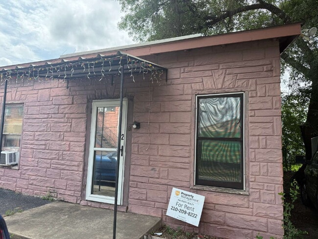 Building Photo - Super Affordable One Bedroom Close to i10 ...