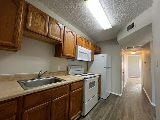 Building Photo - 163 Ave A SE