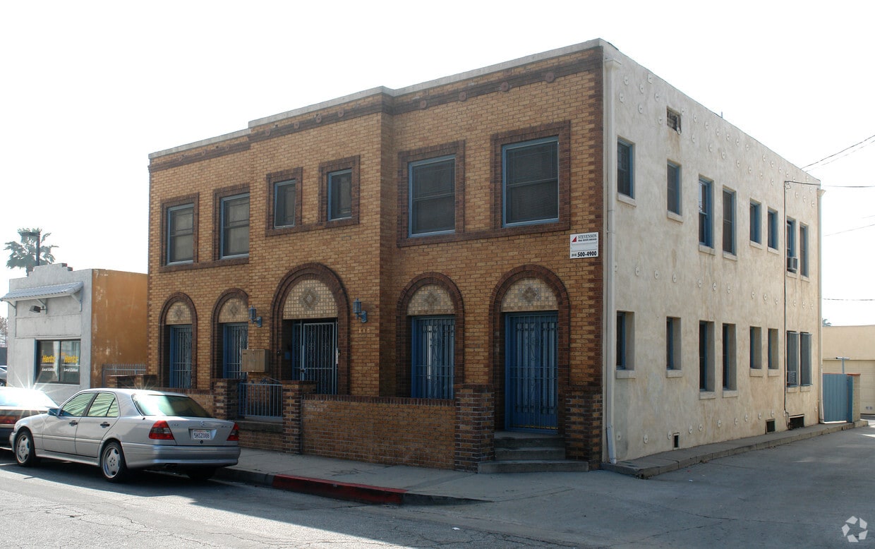 Building Photo - 108 W Acacia Ave
