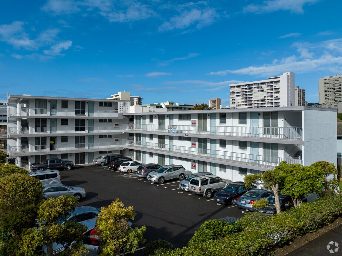 Primary Photo - 1818 Anapuni St