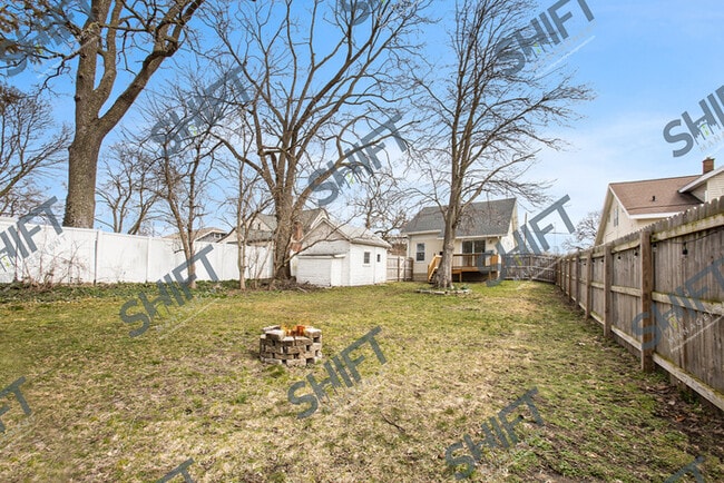 Building Photo - 727 Fuller - Cozy Single Family Home