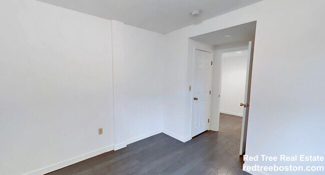 Building Photo - 109 Queensberry St