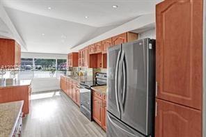 Foto del edificio - 2199 NE 182nd St