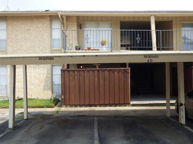Building Photo - 4512 Amesbury Dr