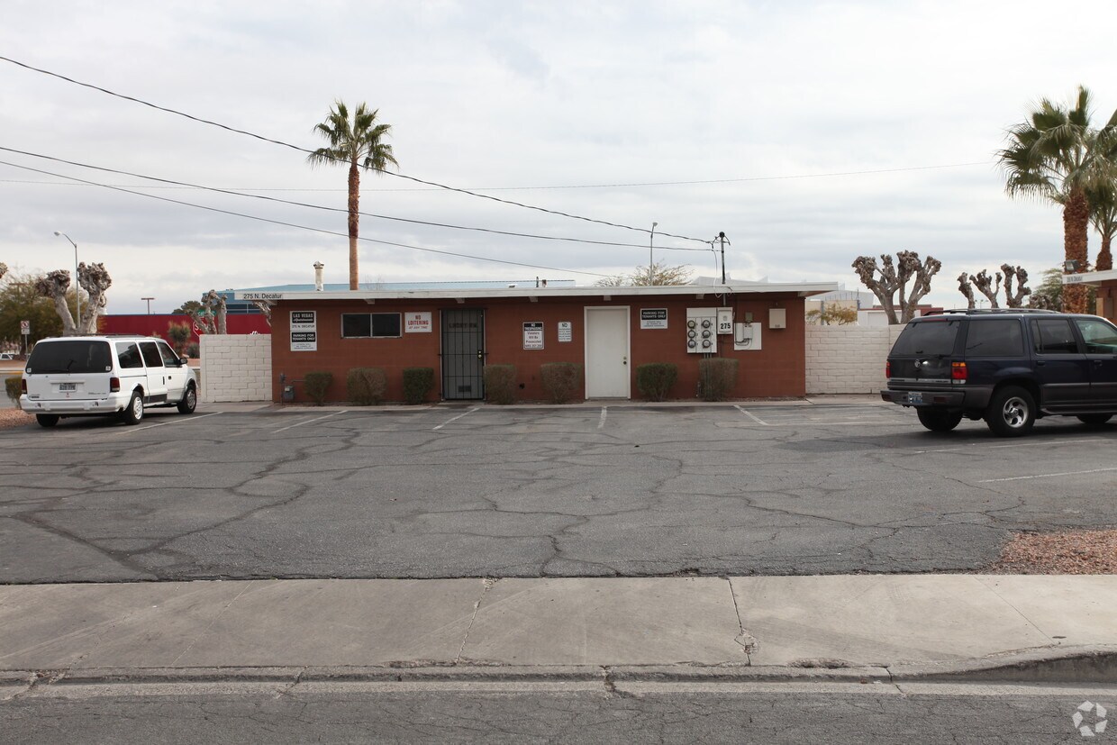 255 N Decatur Blvd Las Vegas Nv 89107 Apartments Las Vegas Nv Apartments Com