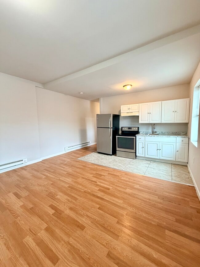 Building Photo - 5749 E Wister St